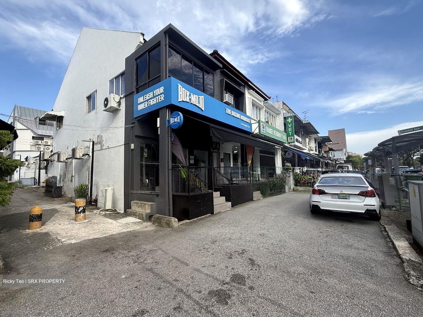 Frankel Estate (D15), Retail #587554051